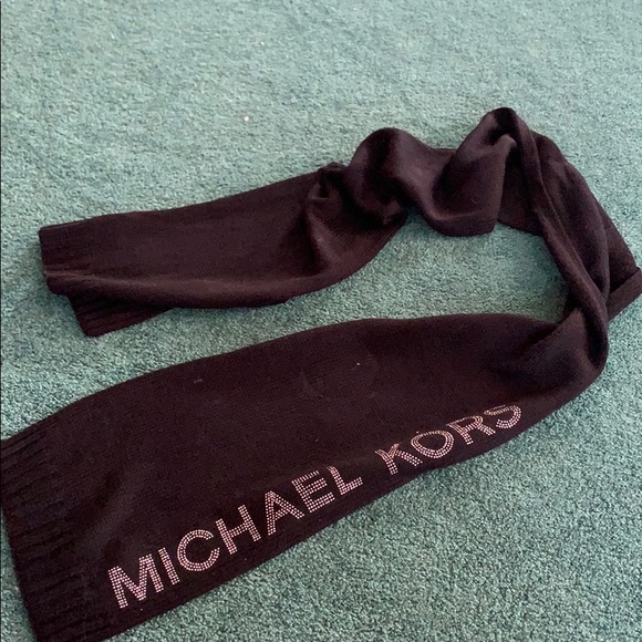 Michael Kors Scarf - Picture 1 of 3